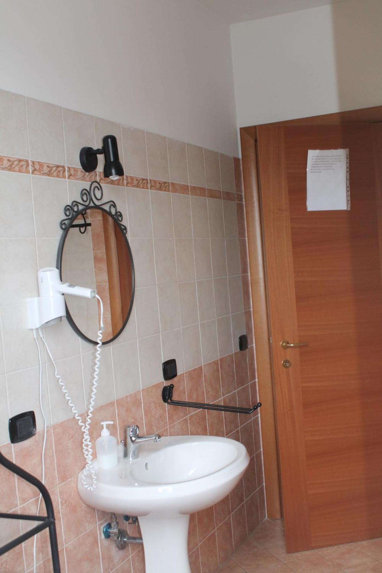 ולמונטונה Piccola Perla Guest House מראה חיצוני תמונה